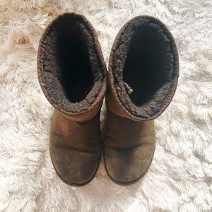 🐝 UGG Boots